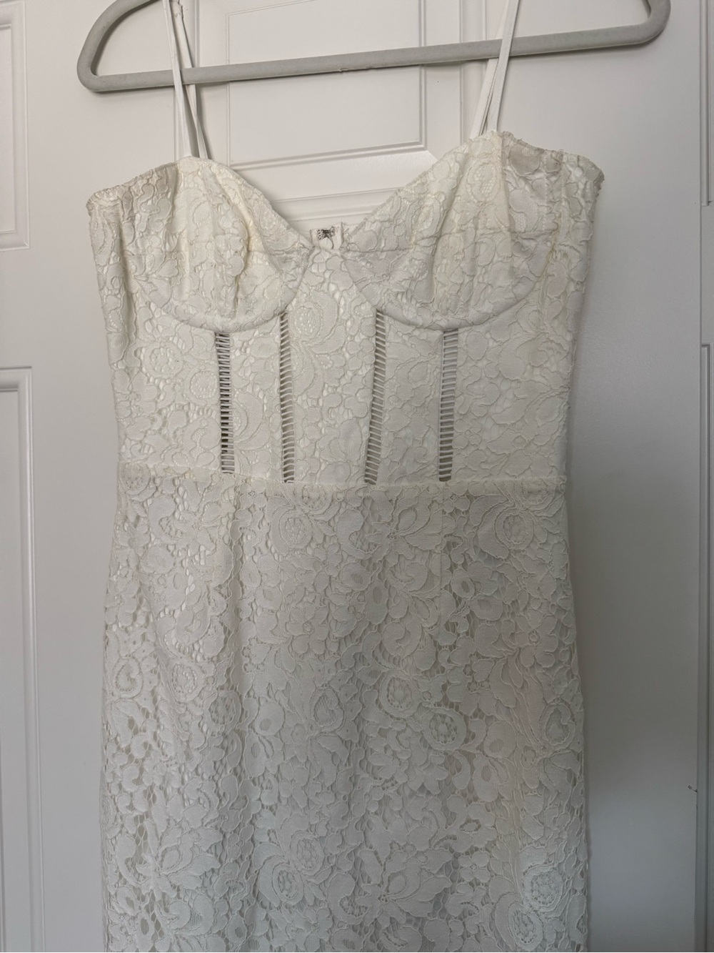 Bardot White Brielle Lace Midi Dress - Picture 4 of 11